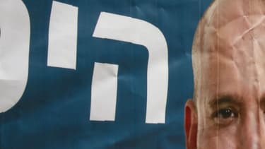 Le visage du ministre de l'Education, Naftali Bennet, sur une affiche de son parti, le Foyer juif, un parti religieux nationaliste.