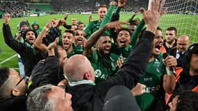 Les Verts fêtent la victoire dans le derby