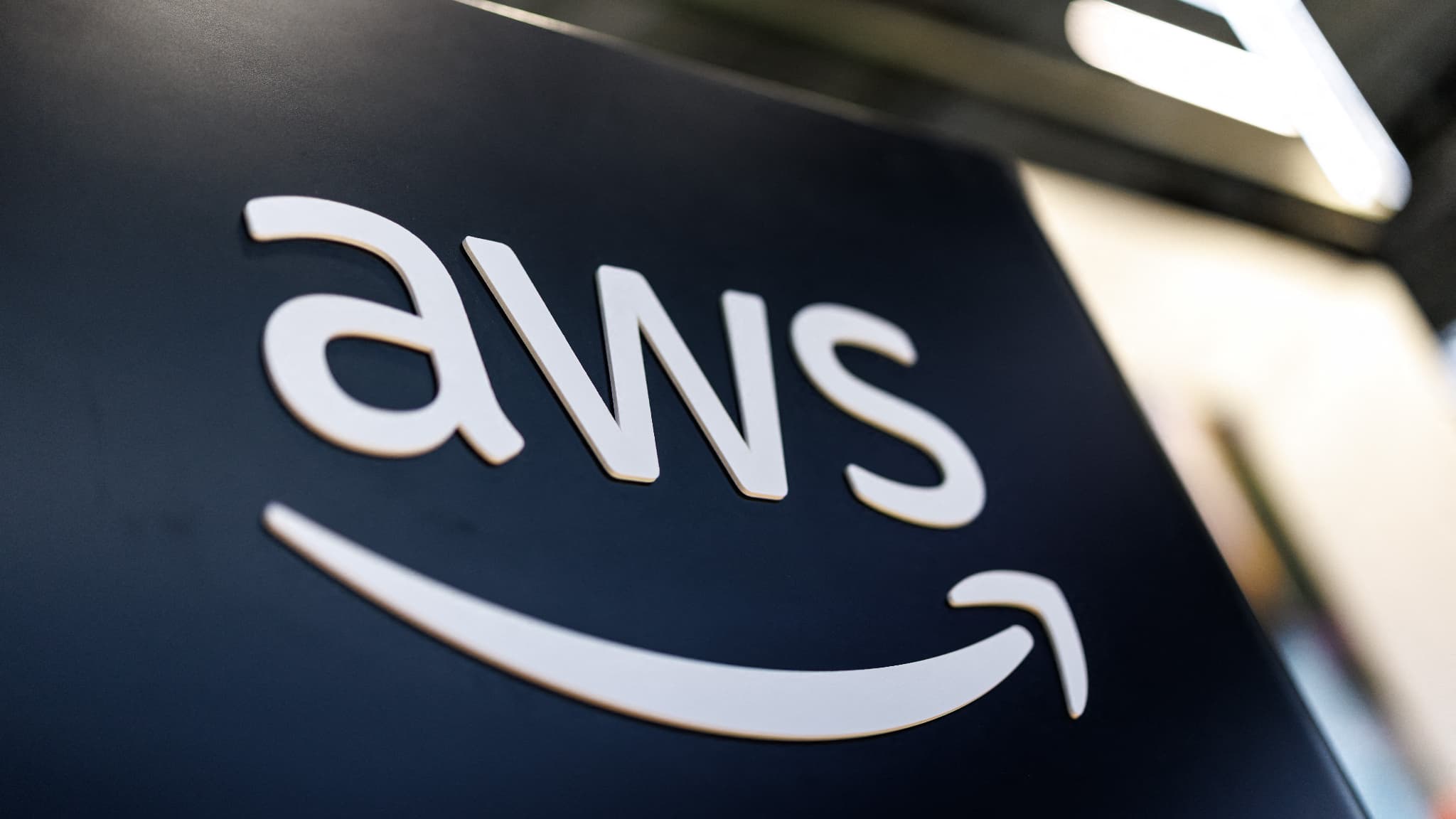 Snapchat, Prime Video, Fortnite... une panne massive d'Amazon Web Services perturbe de nombreux sites et services