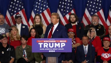 L'ancien président des États-Unis et candidat à l'élection présidentielle 2024, Donald Trump, lors d'un meeting à Green Bay, dans l'État du Wisconsin, le 2 avril 2024.
