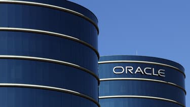 Oracle, cas d'école du phénomène : chiffre d'affaires et bénéfices stagnent sur le trimestre écoulé pour cause de dollar trop fort.