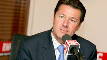 Le ministre de l'Industrie, Christian Estrosi, menace Molex de représailles après l'annonce de l'arrêt du plan social par le groupe américain.