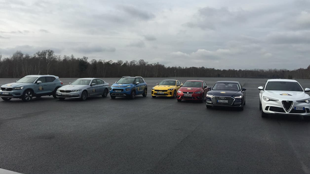 Les 7 finalistes de cette édition 2018 (de gauche à droit) : Volvo XC40, BMW Série 5, Citroën C3 Aircross, Kia Stinger, Seat Ibiza, Audi A8 et Alfa Romeo Stelvio. Les 7 finalistes de cette édition 2018 (de gauche à droit) : Volvo XC40, BMW Série 5, Citroën C3 Aircross, Kia Stinger, Seat Ibiza, Audi A8 et Alfa Romeo Stelvio.