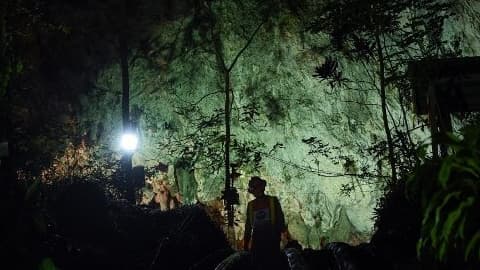 L'entrée de la grotte de Thom Luang