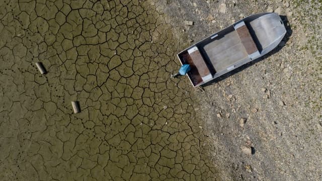 La rivière Le Doubs est presque à sec, le 15 septembre 2020, à Villers-le-Lac (Doubs)