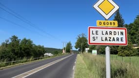 A l'entrée du village du Lardin-Saint-Lazare en Dordogne, le 30 mai 2021