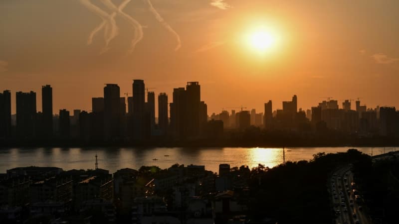 Jusqu'à 43,2°C en Chine: le pays frappé par une vague de chaleur, des records de températures battus