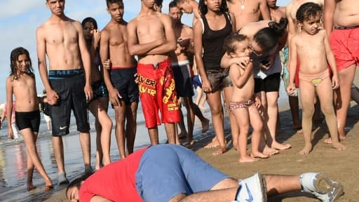 Hommage à Aylan Kurdi au Maroc, sur une plage de Rabat, le 7 septembre 2015 Hommage à Aylan Kurdi au Maroc, sur une plage de Rabat, le 7 septembre 2015