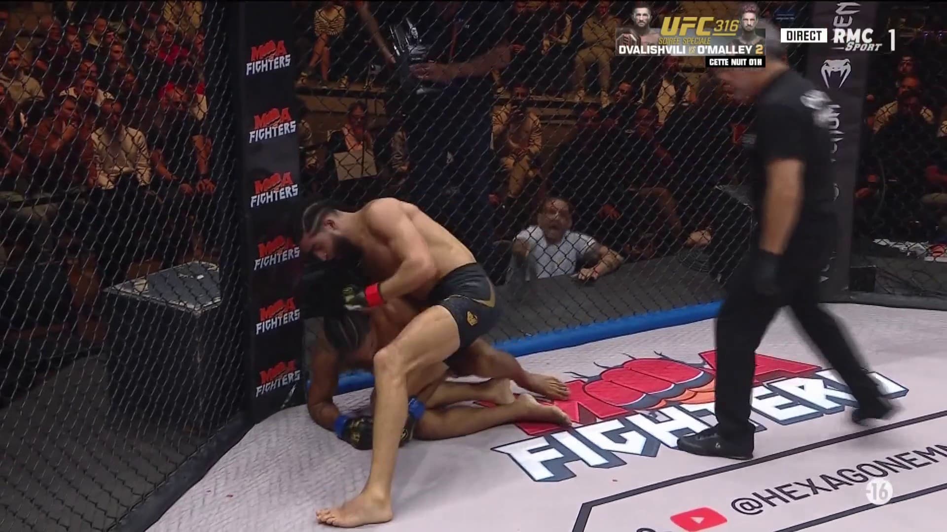 Le combat entre Melo et Hamou à l'Hexagone MMA 30, 7 juin 2025