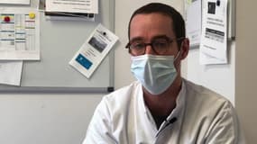 Un an de Covid: Laurent Bitker, médecin en réanimation à la Croix-Rousse, raconte une année sous tension hospitalière  