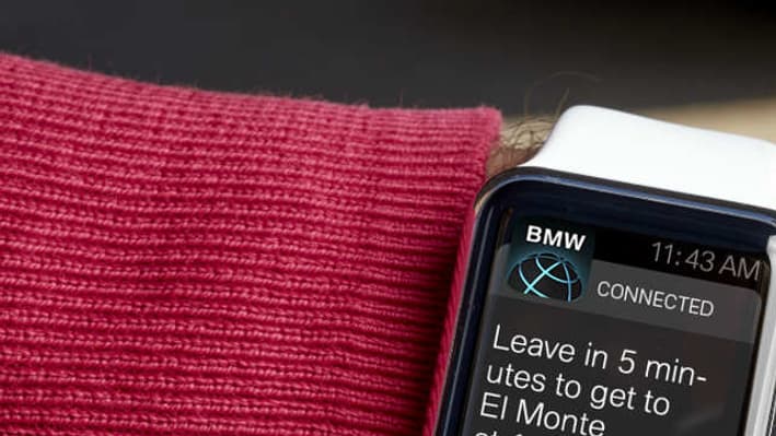 BMW Connected informe le conducteur de son heure de départ optimale pour son prochain rendez-vous, après avoir analysé les conditions de trafic en temps réel, l’heure et le lieu de son prochain rendez-vous. BMW Connected informe le conducteur de son heure de départ optimale pour son prochain rendez-vous, après avoir analysé les conditions de trafic en temps réel, l’heure et le lieu de son prochain rendez-vous.