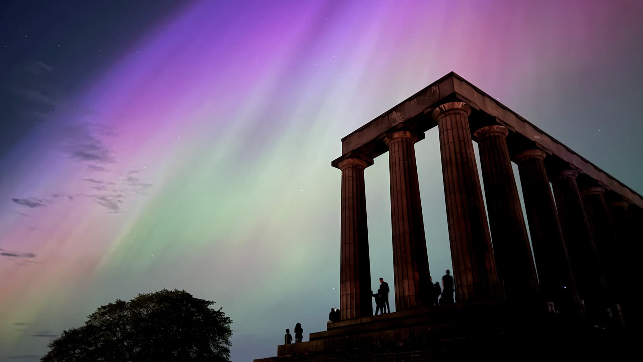 Aurore boréale à Edimbourg (Ecosse), le 10 mai 2024.