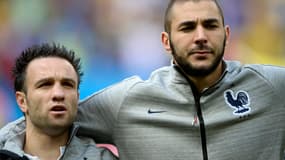 Mathieu Valbuena et Karim Benzema sous le maillot de l'équipe de France de football 
