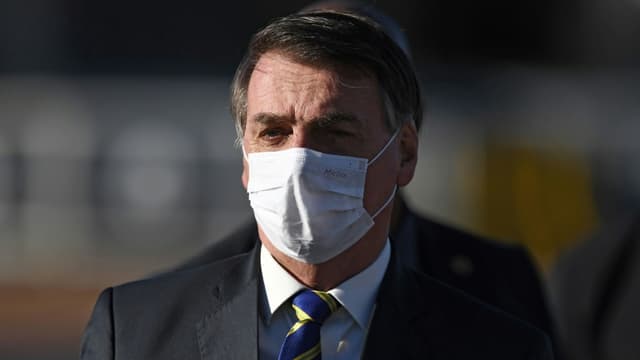 Le président brésilien Jair Bolsonaro, le 12 mai 2020 à Brasilia lors d'une cérémonie nationale