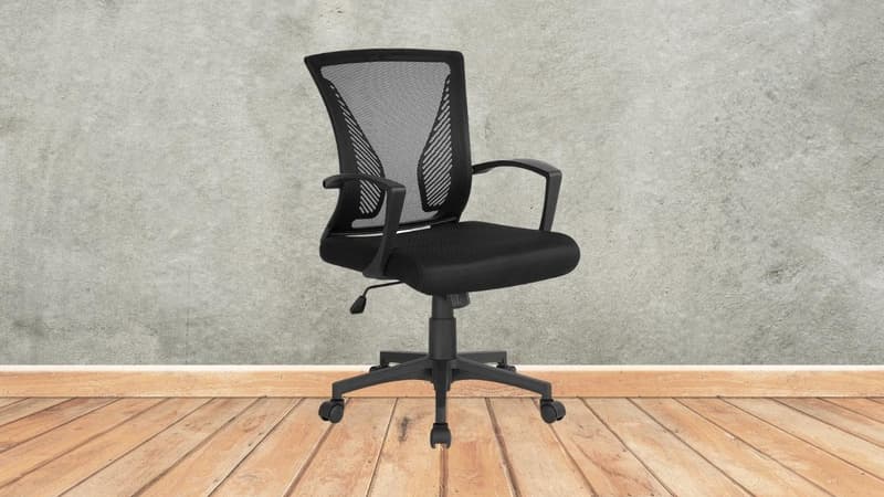 Cette chaise de bureau à petit prix est le produit qu'il vous faut pour le télétravail