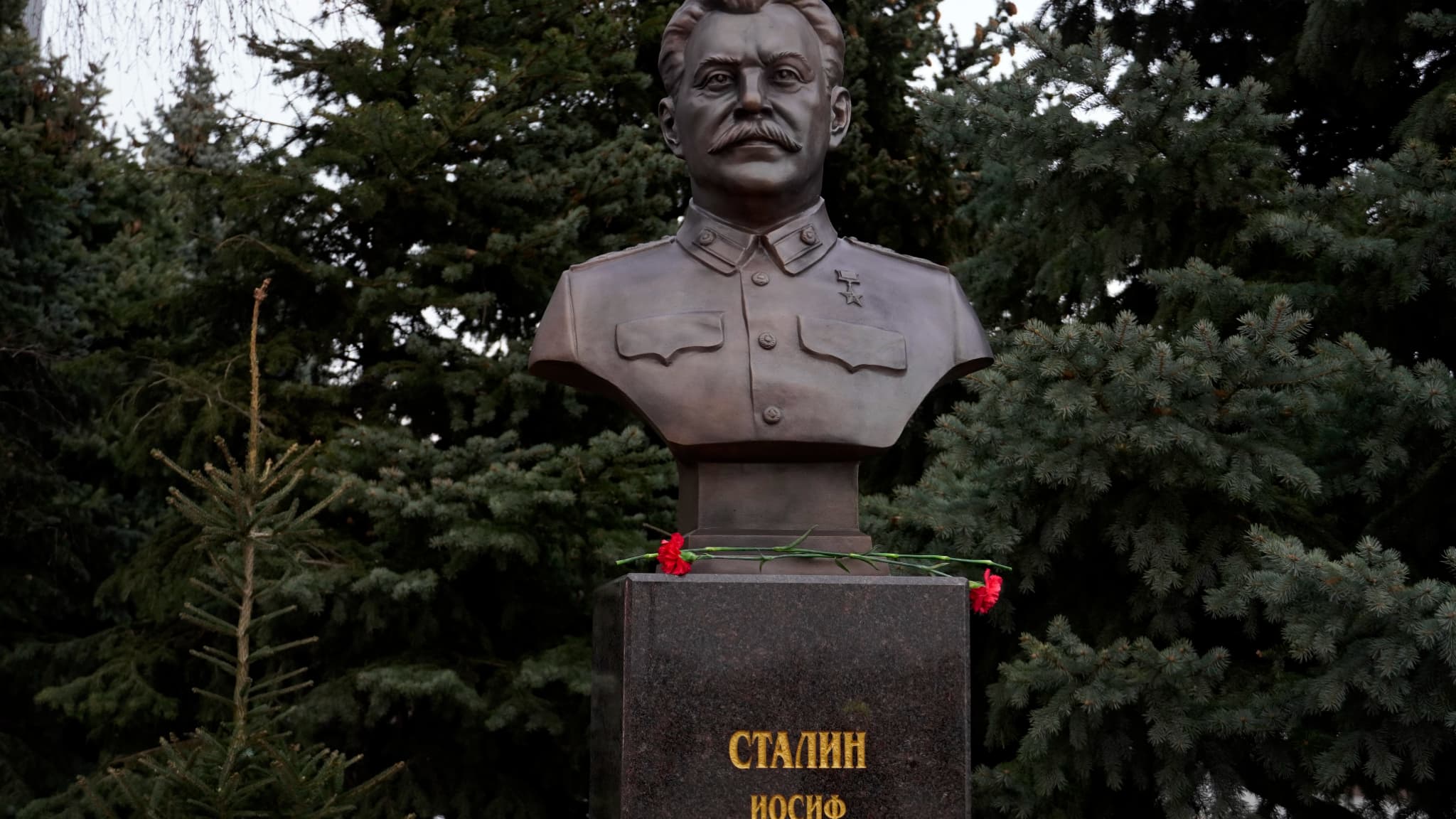 Le buste de Staline dévoilé à Volgograd. 