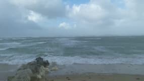 Tempête Miguel : vents violents et mer agitée à Ars-en-Ré (Charente-Maritime) - Témoins BFMTV
