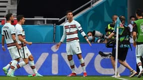 La joie de l'attaquant portugais Cristiano Ronaldo, après avoir marqué le 2e but sur pénalty contre la Hongrie, lors de leur match (groupe F) de l’Euro 2020, le 15 juin 2021 à Budapest