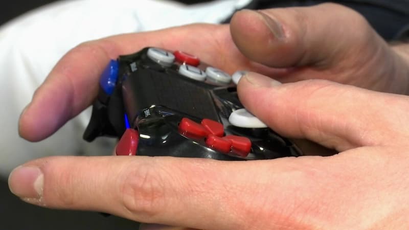 Emmanuel Macron ne ferme pas la porte à une interdiction de certains jeux vidéos "violents"