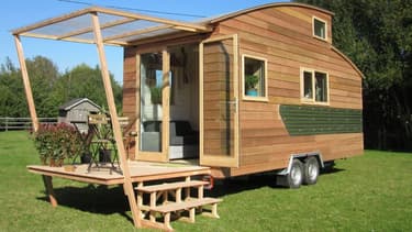 L'atelier qui fabrique cette maison présentée par La Tiny house, est situé en Normandie.