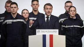 Emmanuel Macron lors de ses voeux aux Armées à Cherbourg, le 19 janvier 2024