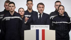 Emmanuel Macron lors de ses voeux aux Armées à Cherbourg, le 19 janvier 2024