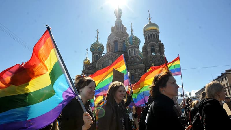 Regarder la vidéo En Russie, l'appli Duolingo supprime les références LGBT
