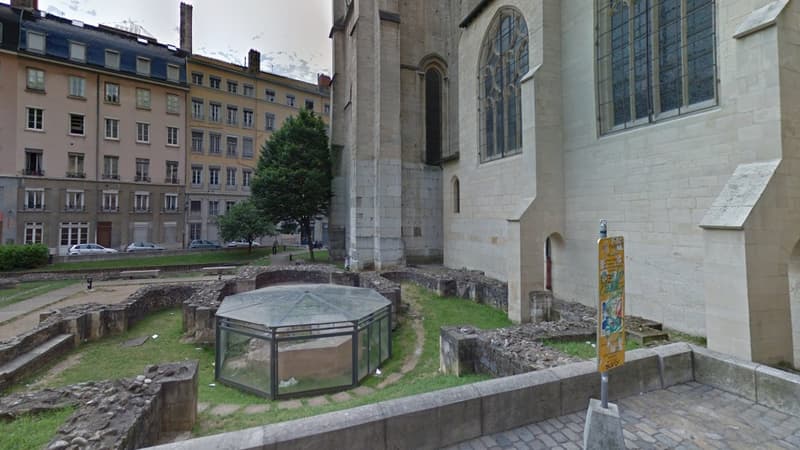 Lyon: quatre adolescents ont vandalisé le jardin archéologique au pied de la cathédrale Saint-Jean (1/1)