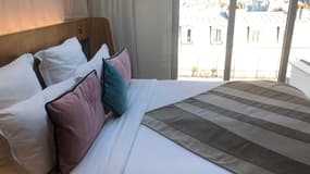 Des hôteliers proposent des chambres climatisées à petit prix pour les Franciliens.