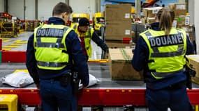 Chaque année, près de 800 millions de petits colis transitent en France.