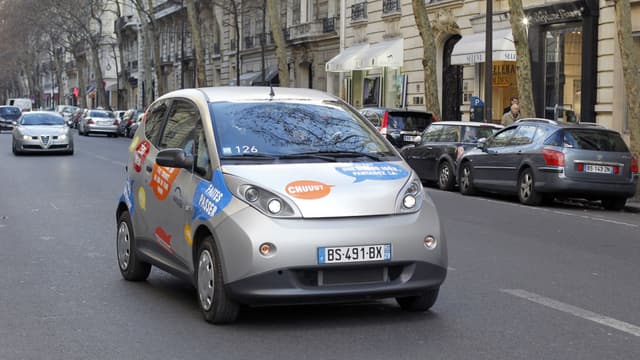 Depuis un an, le nombre d'abonnés au service Autolib' a diminué.