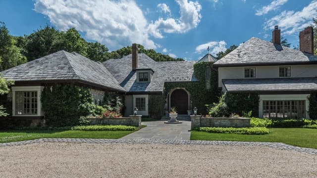 Ce manoir a appartenu au sulfureux financier Jordan Belfort incarné par Leonardo DiCaprio