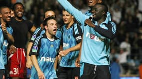 Mathieu Valbuena et Modeste M'Bami (avec le micro) à l'OM en mai 2008
