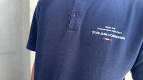 La tenue unique déployée par la région Provence-Alpes-Côte d'Azur au lycée Jean d'Ormesson à Châteaurenard (Bouches-du-Rhône), à la rentrée 2024.