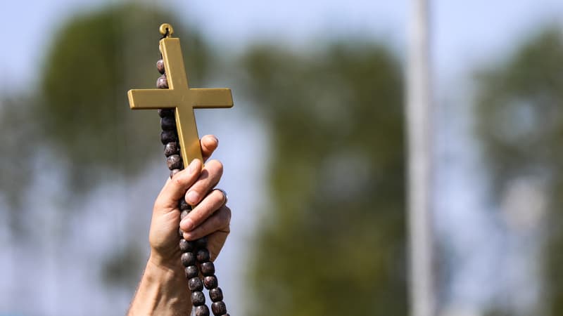 Une croix lors d'une célébration de la Pentecôte, le 28 mai 2023 aux Pays-Bas.
