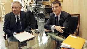 François Bayrou et Manuel Valls le 6 novembre 2014 à Pau, lors d'une réunionde l'Assemblée des départements de France.