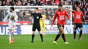 L'arbitre Benoît Bastien lors de Rennes-Brest (4-5, L1), le 28 avril 2024