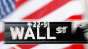 Une erreur de trading dans une grande banque américaine serait à l'origine du plongeon qui a fait perdre jusqu'à 9% aux trois grands indices boursiers de Wall Street jeudi, a-t-on de sources du marché. /Photo d'archives/REUTERS/Lucas Jackson