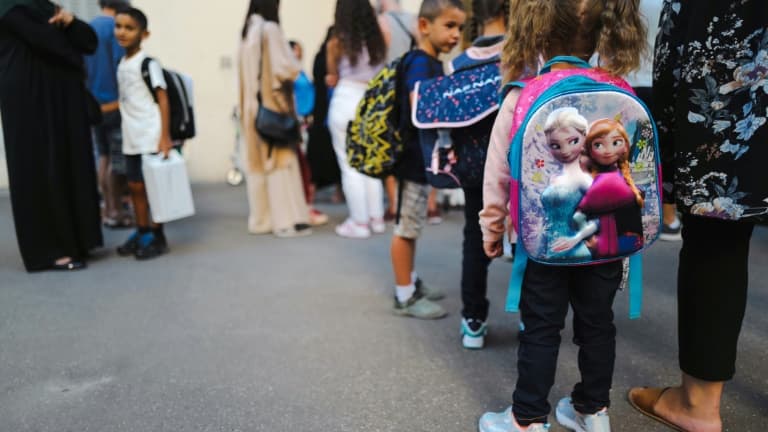 Des élèves font leur rentrée à l'école primaire Aristide Briand de Lyon, le 1er septembre 2022 (illustration)
