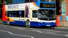 Un bus passant dans les rues de Plymouth. (Photo d'illustration) 