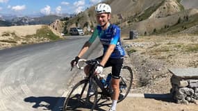 L'ultracycliste Richard Patrosso sur le col de l'Izoard, le 12 août 2024. 
