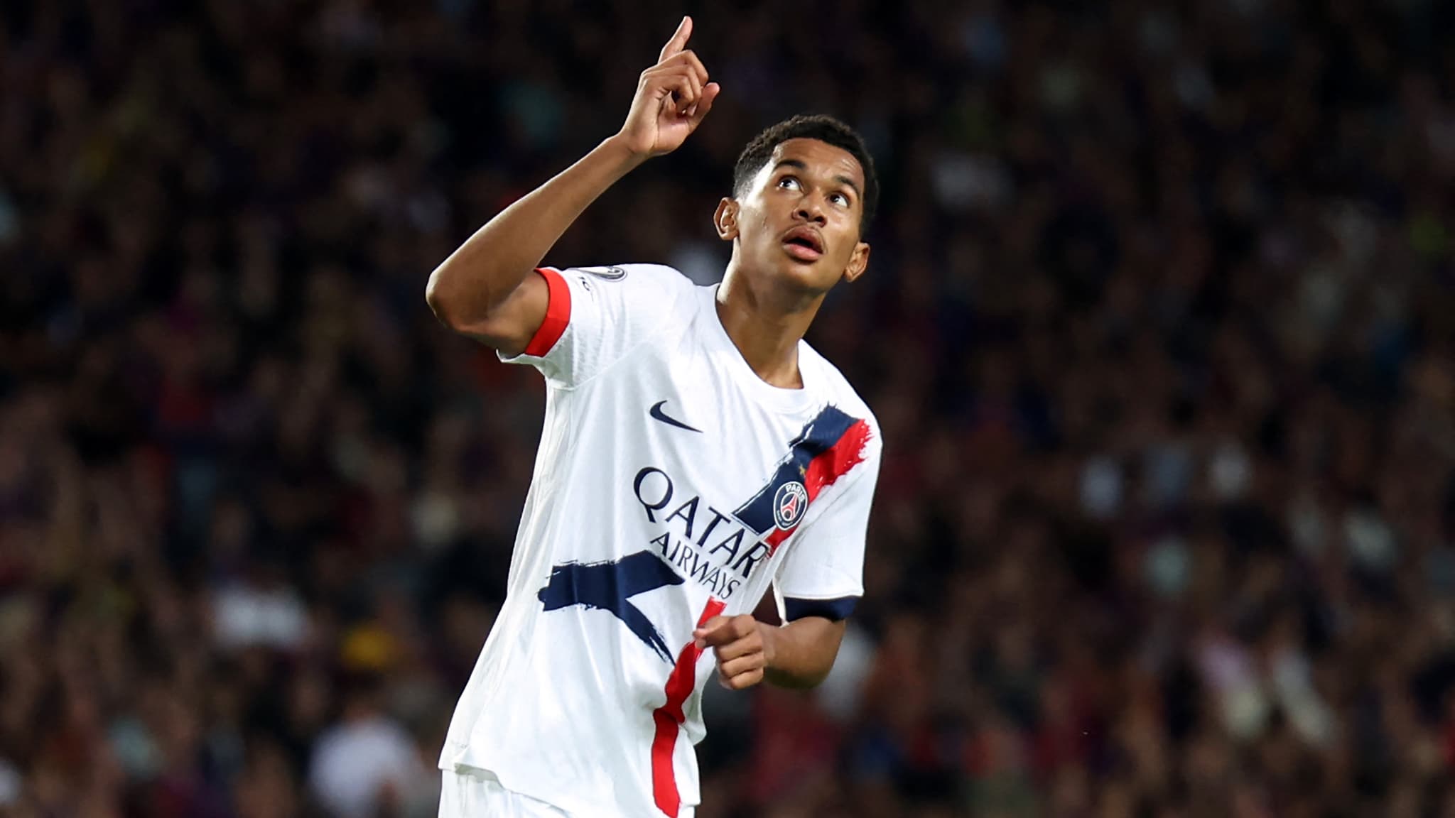 BARÇA-PSG: LE BUT EN VIDÉO DE MAYULU POUR RELANCER DES PARISIENS DANS LE DUR