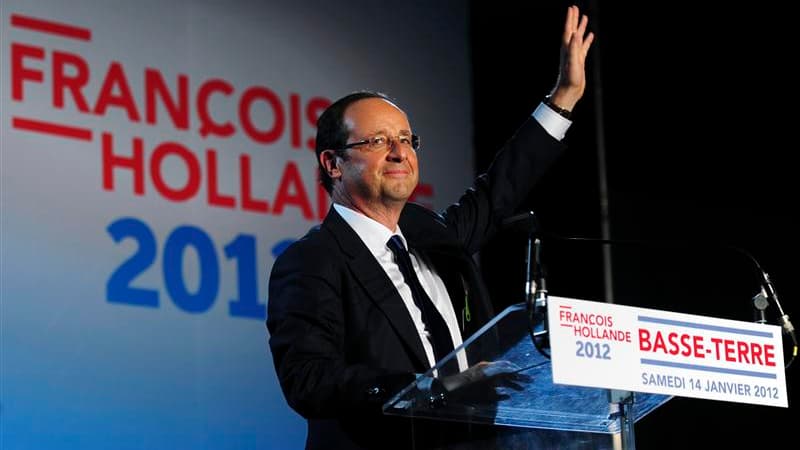 François Hollande à Basse Terre, en Guadeloupe. Le candidat socialiste à l'élection présidentielle, a promis dimanche des mesures "fortes contre la domination de la finance". /Photo prise le 14 janvier 2012/REUTERS/Gilles Petit