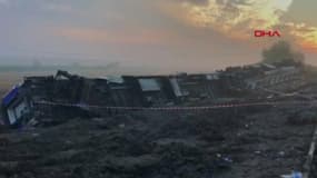 Accident de train en Turquie: les opérations de recherche ont pris fin ce lundi matin