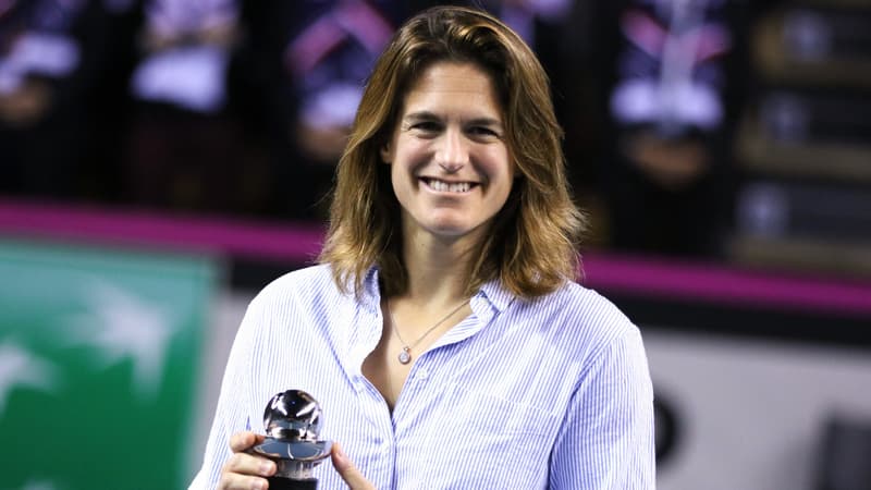 Mauresmo "fière" des sportifs français qui ont fait leur coming out