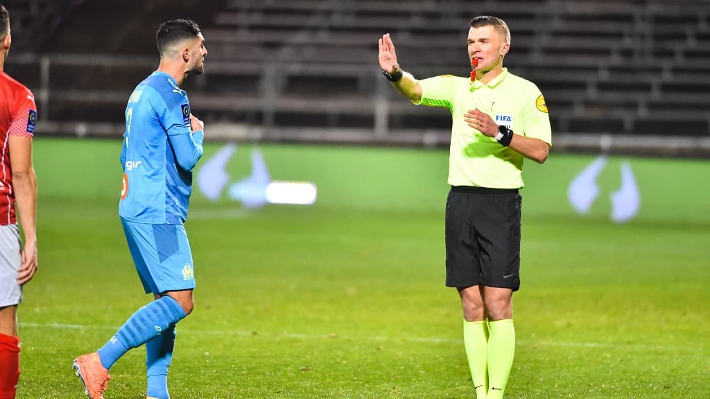 Willy Delajod, l'arbitre de Nîmes-OM