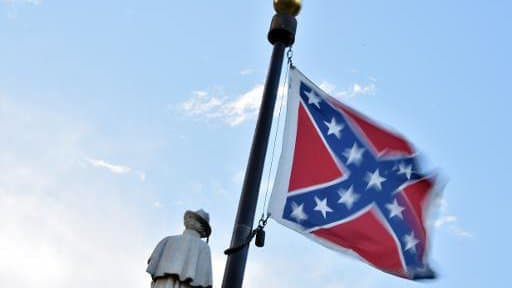 Le drapeau confédéré devant un Parlement d'Etat (Photo d'illustration).