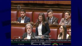 Gilda Sportiello, députée italienne du Mouvement 5 étoiles (M5S), devant la Chambre des députés le 17 avril 2024