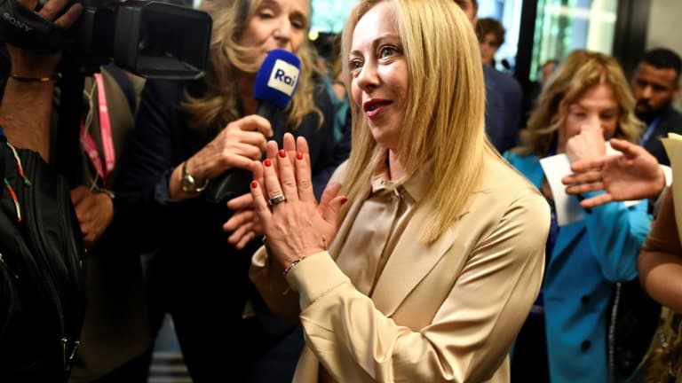 La Première ministre italienne Giorgia Meloni à son arrivée devant le Bureau international des Expositions  à Issy-les-Moulineaux, dans les Hauts-de-Seine, le 20 juin 2023