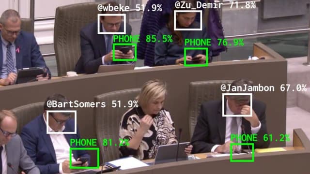 En Belgique, une intelligence artificielle traque les députés scotchés à leurs smartphones